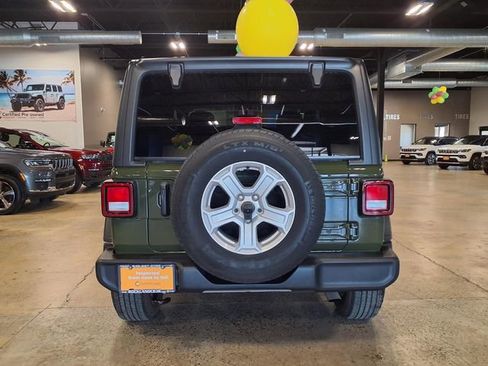Used 2022 Jeep Wrangler Sport AWD/4WD image 8