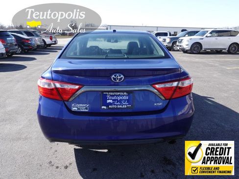 Used 2015 Toyota Camry XSE w/ Moonroof Package FWD image 2