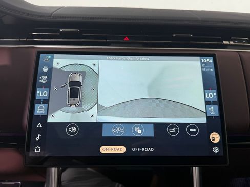 Certified 2025 Land Rover Range Rover SE AWD/4WD image 18