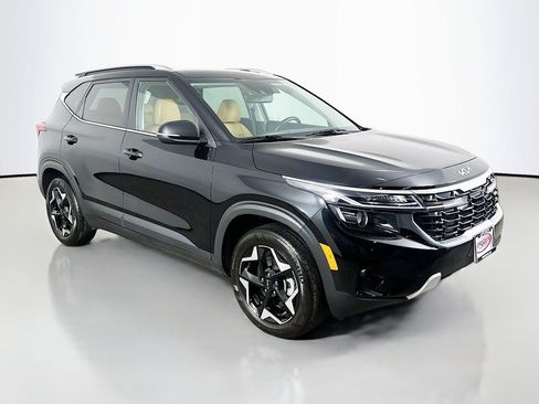 Certified 2025 Kia Seltos EX w/ EX Sunroof Package AWD/4WD image 16