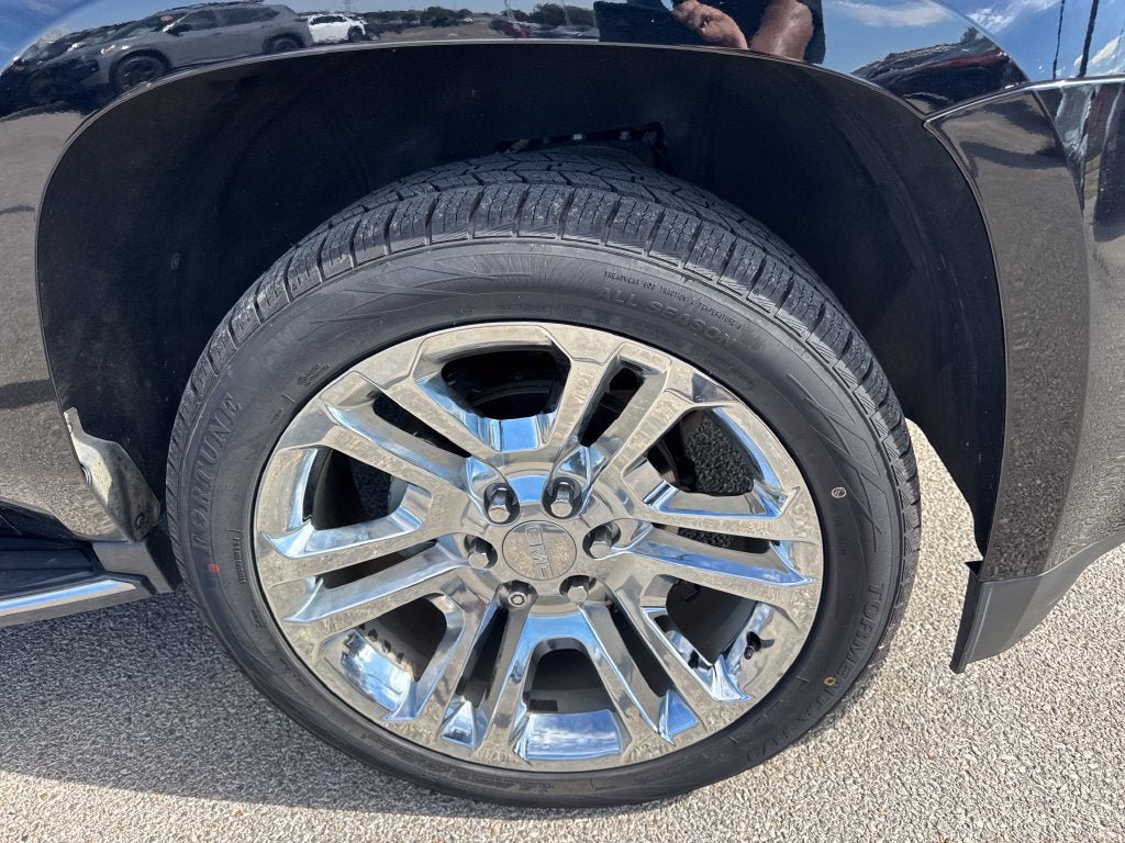 Used 2018 GMC Yukon SLT w/ Premium Edition RWD image 10