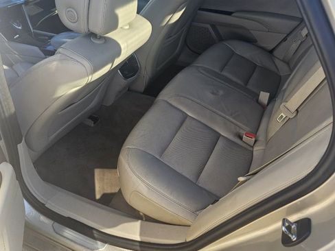 Used 2013 Cadillac XTS Luxury image 3