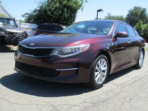 Used 2016 Kia Optima LX w/ Option Group 014 FWD image 3