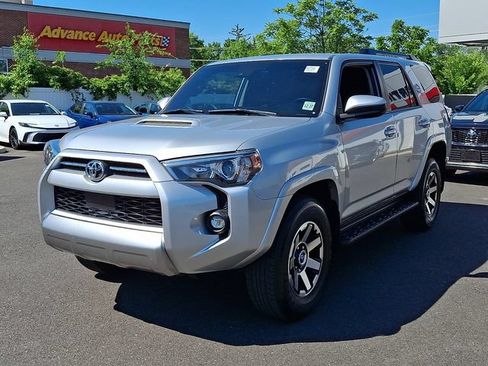 Certified 2022 Toyota 4Runner TRD Off-Road AWD/4WD image 3