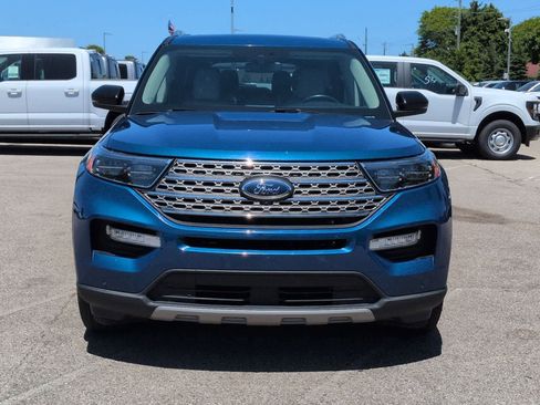 Used 2022 Ford Explorer Limited w/ Equipment Group 301A AWD/4WD image 3