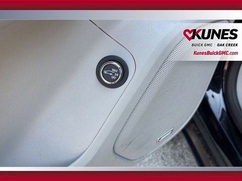 Used 2023 GMC Acadia SLT image 10