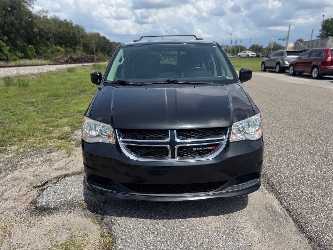 Used 2016 Dodge Grand Caravan SXT w/ Rear Park Assist Package FWD image 8