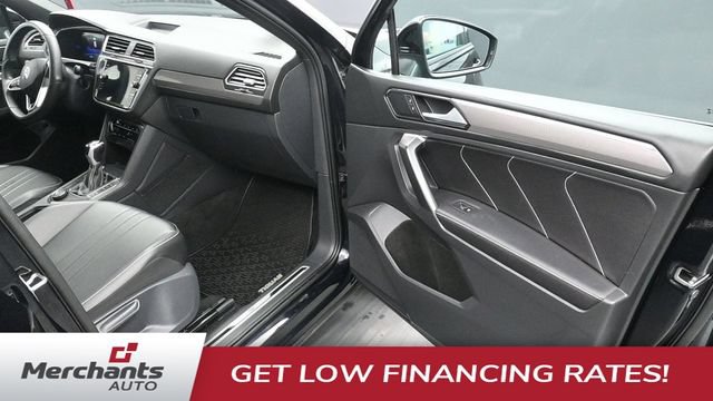 Used 2024 Volkswagen Tiguan SE R-Line AWD/4WD image 14