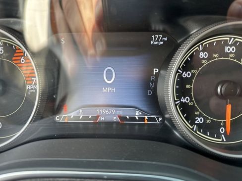 Used 2019 Jeep Cherokee Limited image 7