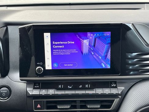 Used 2025 Toyota Camry SE image 18