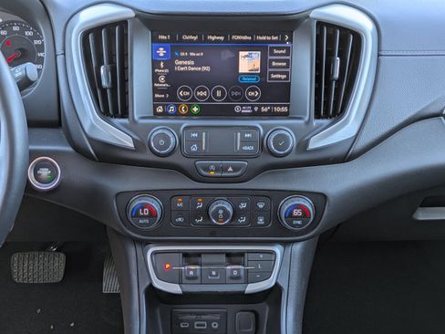 Used 2023 GMC Terrain SLT image 20