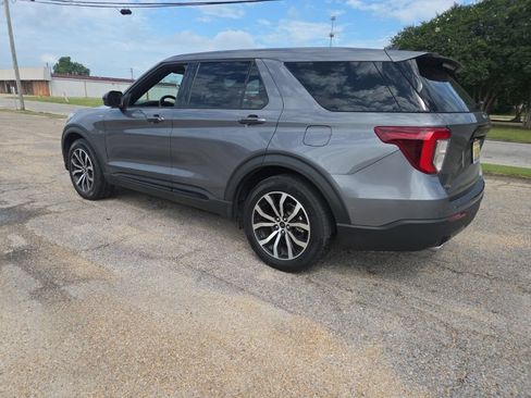 Used 2022 Ford Explorer ST-Line RWD image 8