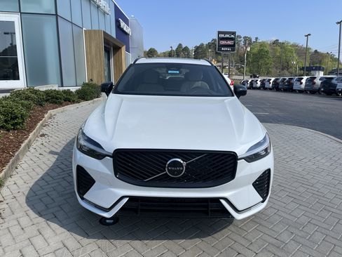 New 2026 Volvo XC60 B5 Plus w/ Protection Package Premier AWD/4WD image 7