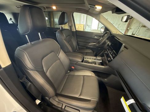 New 2026 Nissan Pathfinder SL AWD/4WD image 26