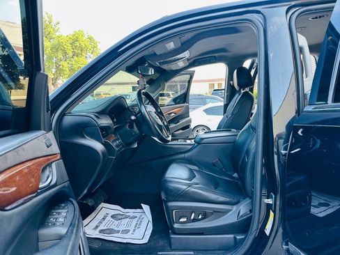 Used 2018 Cadillac Escalade 4WD image 13