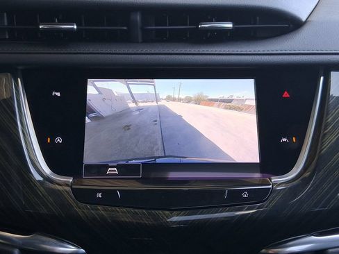 Used 2022 Cadillac XT6 Premium Luxury FWD image 16
