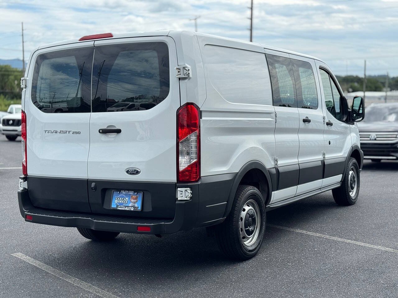 Used 2018 Ford Transit 250 130 Low Roof RWD image 4
