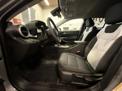 New 2026 Chevrolet Trax LS w/ LS Convenience Package FWD image 4