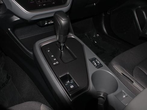 Used 2025 Subaru Crosstrek 2.0i Premium image 15