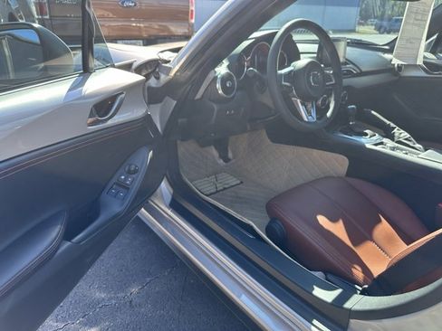Used 2023 MAZDA MX-5 Miata Grand Touring image 6