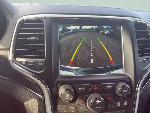Used 2018 Jeep Grand Cherokee Limited AWD/4WD image 21