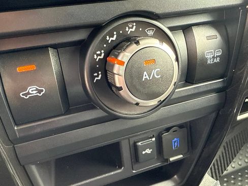 Used 2022 Toyota 4Runner TRD Off-Road Premium AWD/4WD image 36