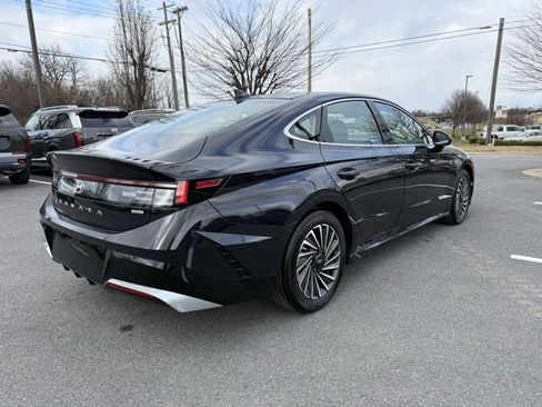 Certified 2025 Hyundai Sonata SEL image 3