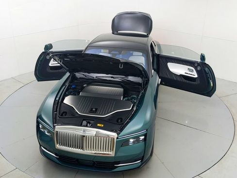 Used 2024 Rolls-Royce Spectre w/ Spectre Launch Package AWD/4WD image 29