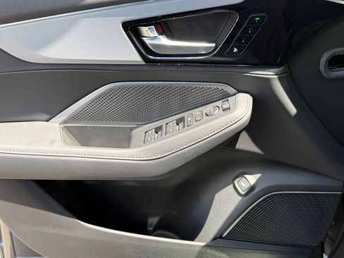 Certified 2026 Acura MDX SH-AWD image 32