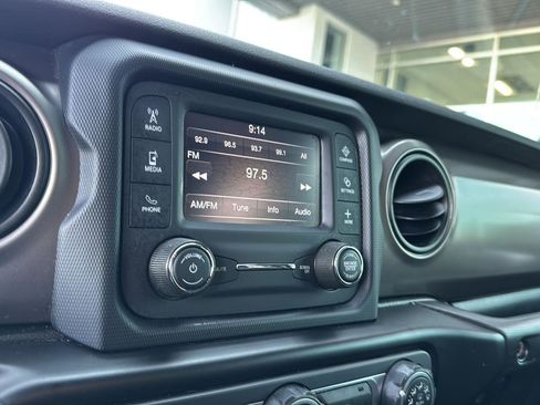 Used 2020 Jeep Wrangler Unlimited Sport image 21