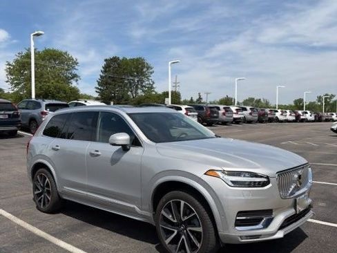 Used 2024 Volvo XC90 B5 Plus w/ Protection Package Premier AWD/4WD image 3