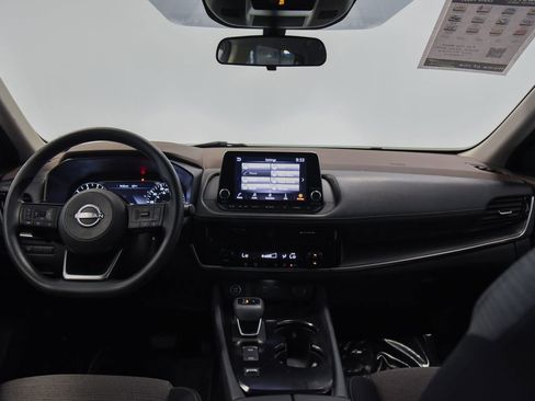 Used 2022 Nissan Rogue SV FWD image 27