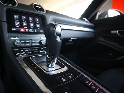 Used 2025 Porsche 718 Cayman RWD image 39