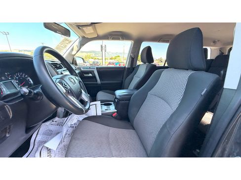 Used 2018 Toyota 4Runner SR5 AWD/4WD image 21