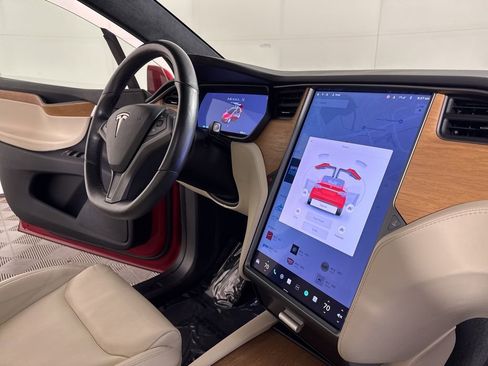 Used 2020 Tesla Model X Long Range image 12