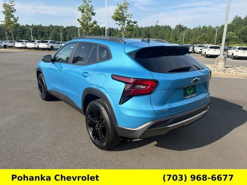 Used 2025 Chevrolet Trax ACTIV w/ Sunroof Package FWD image 5