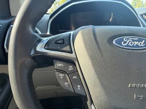 Used 2019 Ford Edge Titanium w/ Equipment Group 301A FWD image 22
