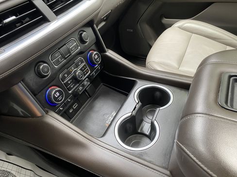 Used 2021 Chevrolet Tahoe Z71 w/ Luxury Package AWD/4WD image 30