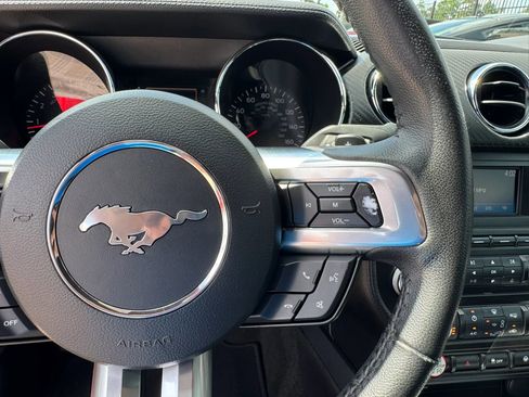 Used 2015 Ford Mustang Coupe RWD image 29