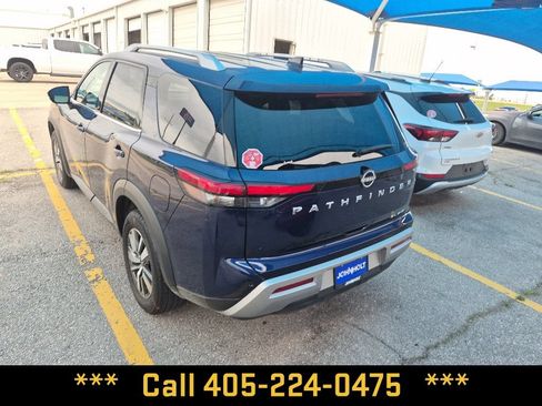 Used 2025 Nissan Pathfinder SL AWD/4WD image 9