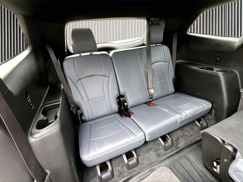 Used 2022 Buick Enclave Essence w/ Experience Buick Package image 28