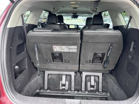 Used 2022 Kia Carnival EX FWD image 22