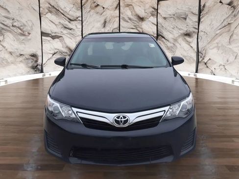 Used 2013 Toyota Camry LE image 2