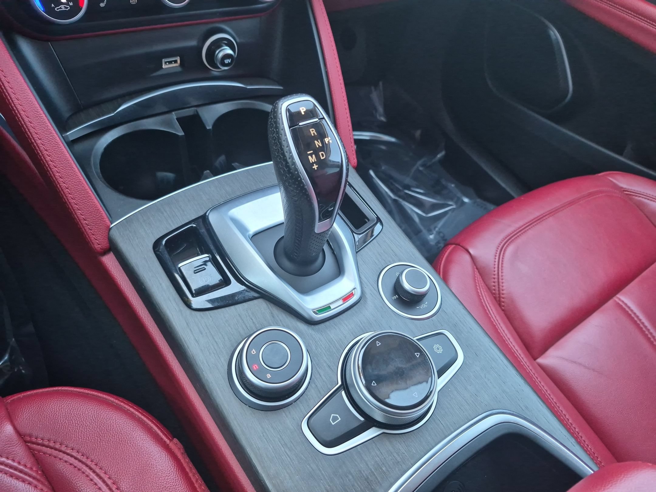 Used 2021 Alfa Romeo Stelvio Ti w/ Active Assist 2 Package TI AWD/4WD image 23