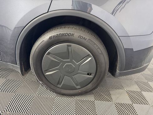 Used 2026 Tesla Model Y AWD image 12