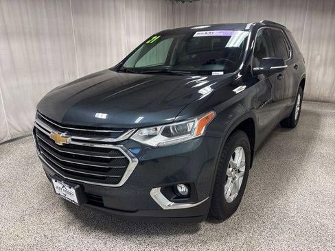 Used 2021 Chevrolet Traverse LT image 32