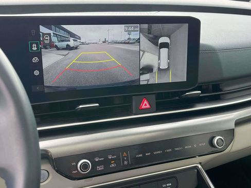 Used 2025 Kia Carnival SX FWD image 24