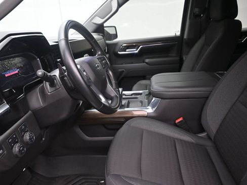 Used 2024 Chevrolet Silverado 1500 LT Trail Boss AWD/4WD image 12