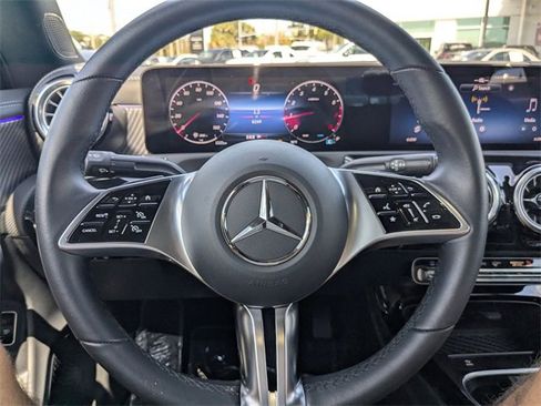 Used 2025 Mercedes-Benz CLA 250 image 28