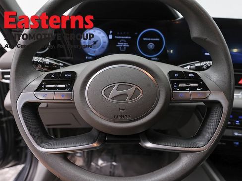 Used 2024 Hyundai Elantra SEL FWD image 10